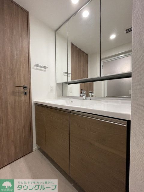 洗面設備　※写真は同タイプ住戸です。