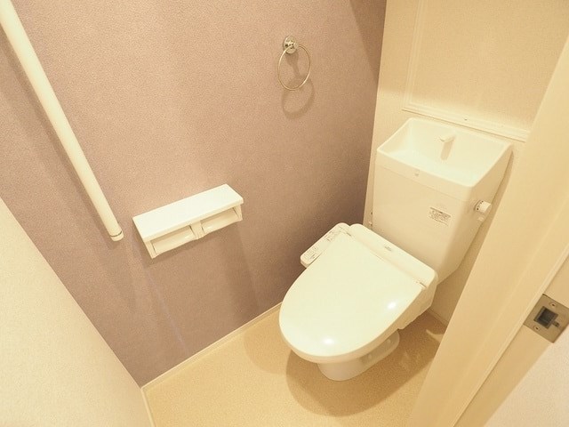 トイレ　※別号室の写真です。