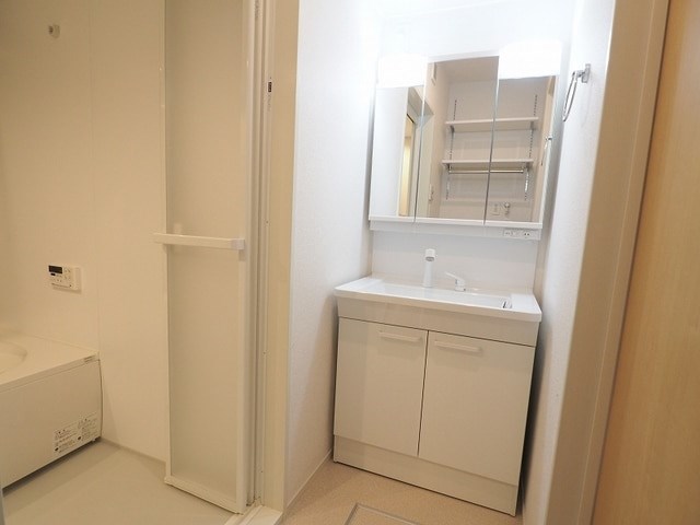洗面設備　※別号室の写真です。