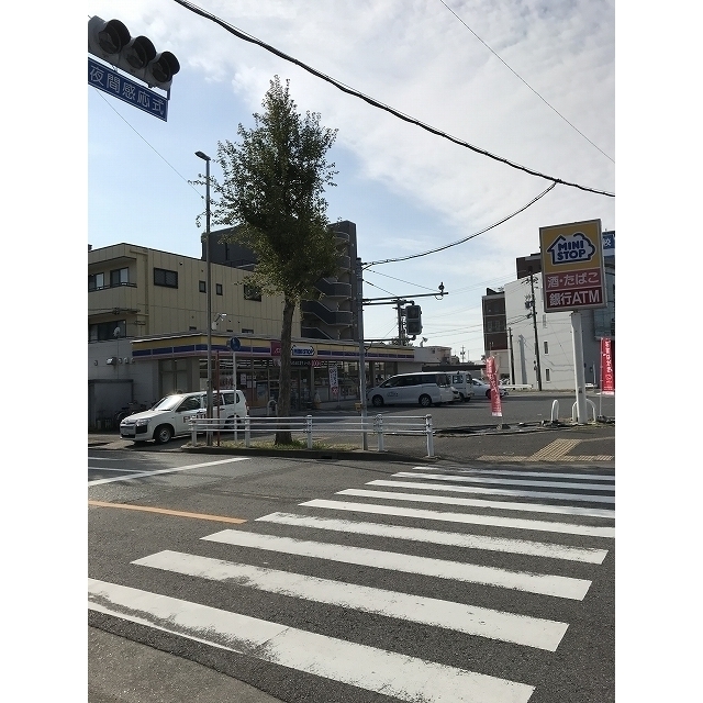 コンビニ　ミニストップ　名古屋荒子店（コンビニ）まで52m