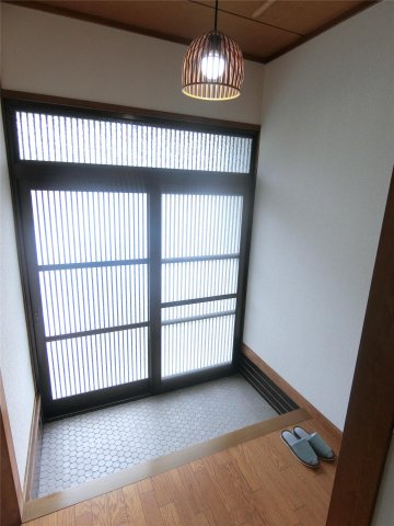 玄関　シューズボックスも置ける広さの玄関♪