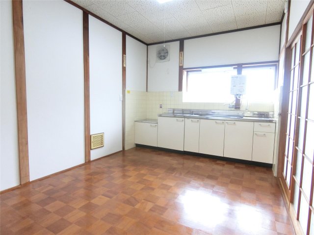 居室・リビング　家具の配置も楽しめるダイニングキッチン♪