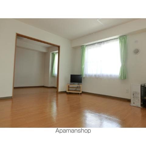 フォレスト円山の居間写真