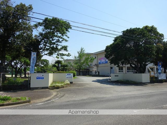 小学校　延岡市立一ケ岡小学校（小学校）まで1263m