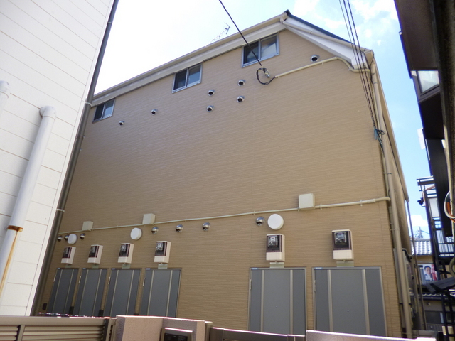 建物外観　閑静な住宅街に立地！近くに公園あります