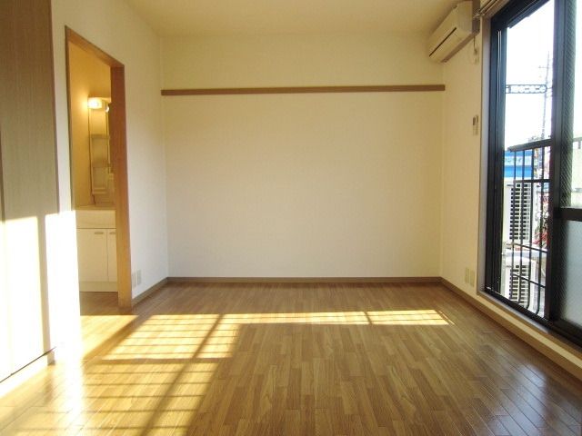 居室・リビング　★日がしっかり入ってきますね★