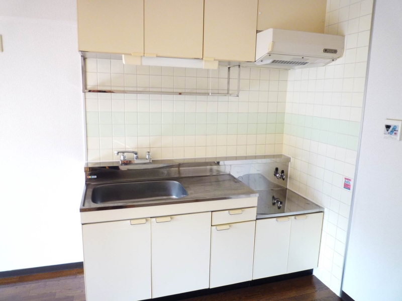 キッチン　※写真は同物件、反転タイプのお部屋