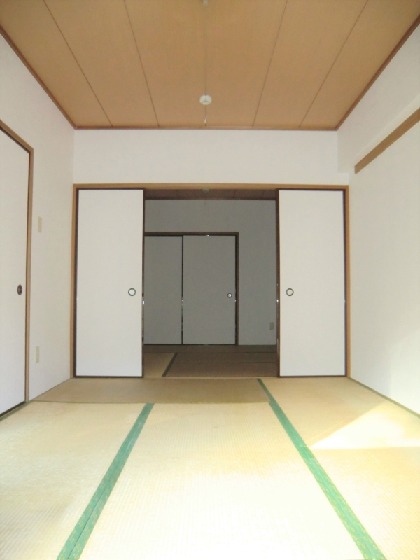 その他部屋・スペース　和室※写真は同物件、反転タイプのお部屋