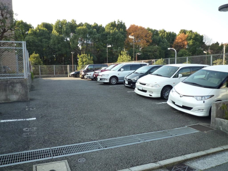 駐車場　平置き