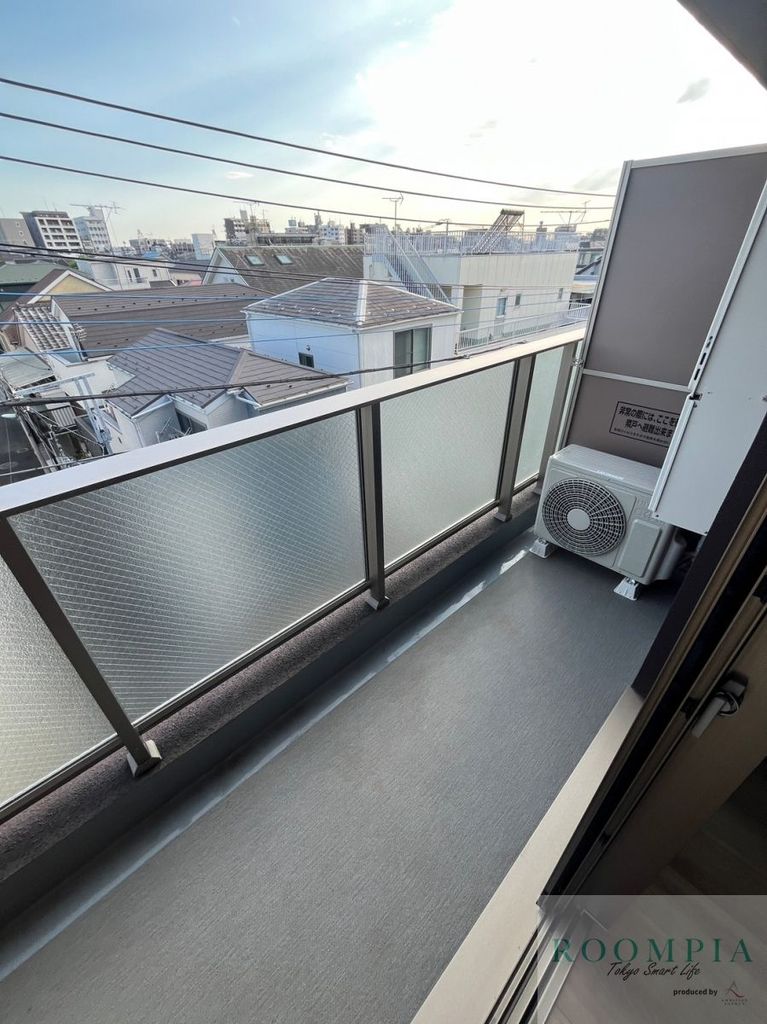 バルコニー　※同タイプの別のお部屋です。