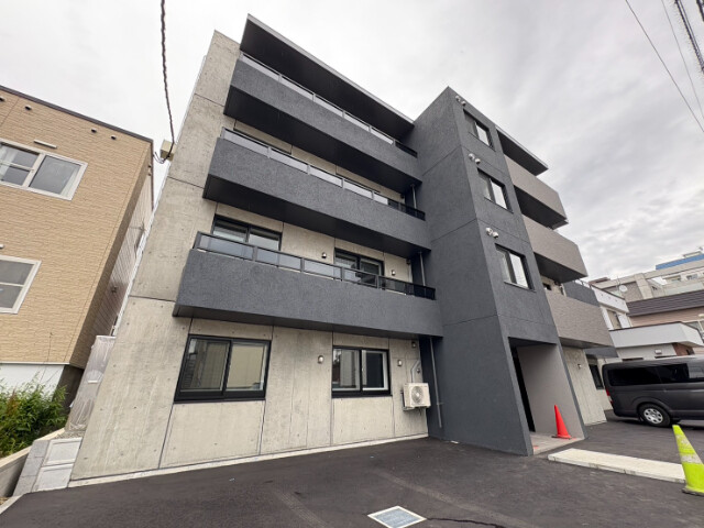 建物外観　中央区南７条西「ＤＥＳＴＩＮＯ　Ｒｅｓｉｄｅｎｃｉａ７１５」