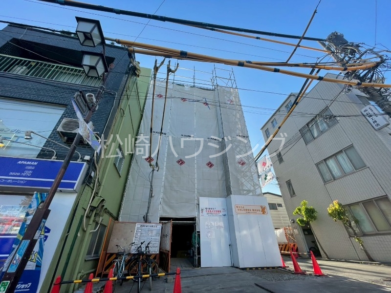 建物外観　建築中