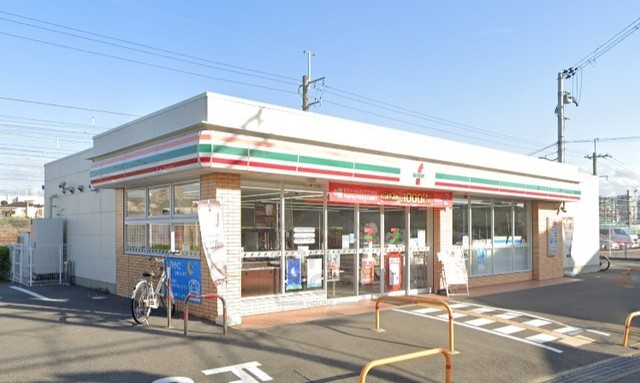 コンビニ　セブンイレブン　摂津千里丘4丁目店（コンビニ）まで168m