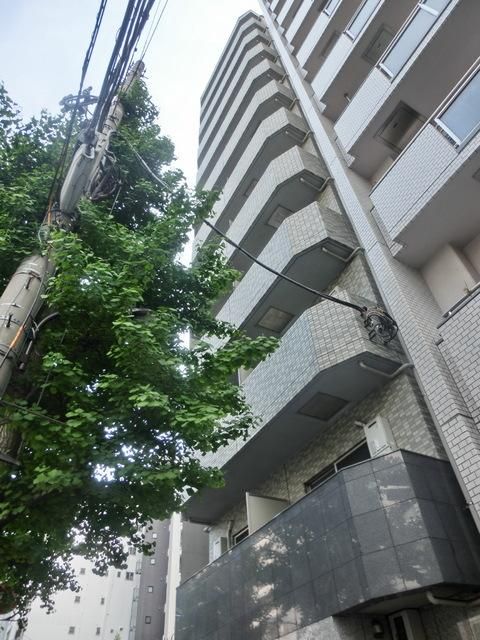 建物外観　外壁タイル貼りマンション