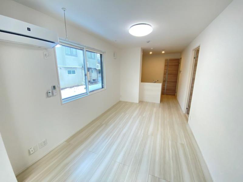 居室・リビング　同タイプの別部屋写真です