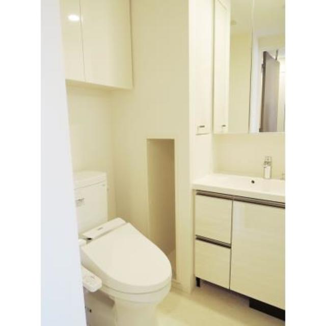 トイレ　※写真は同タイプ住戸です。
