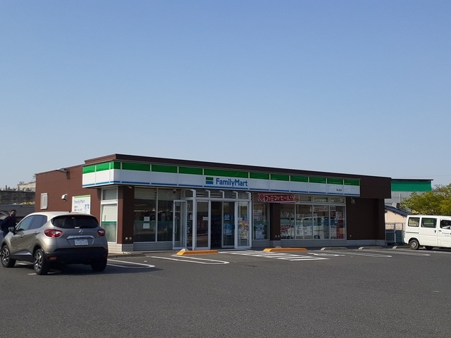 コンビニ　ファミリーマート岡山郡店（コンビニ）まで800m