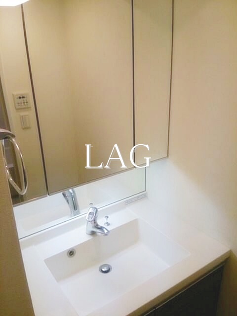 洗面設備　洗面台です。