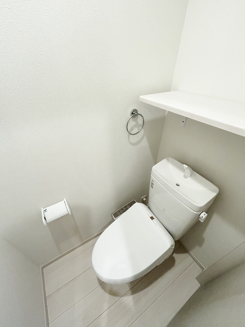 トイレ　※同施工会社参考写真