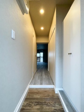 玄関　別部屋の写真です