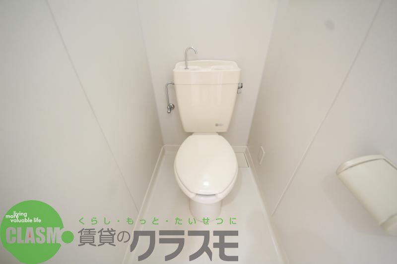 トイレ　落ち着いた色調のトイレです