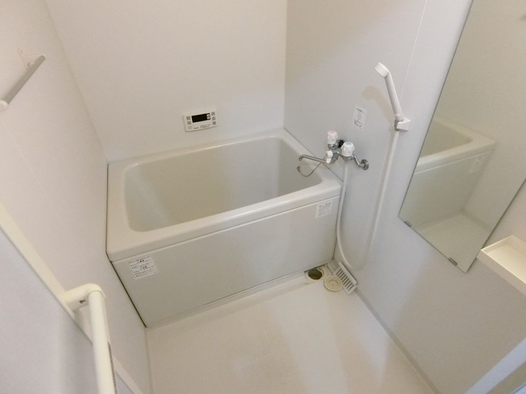 バス・シャワールーム　追焚き機能付きバスルーム