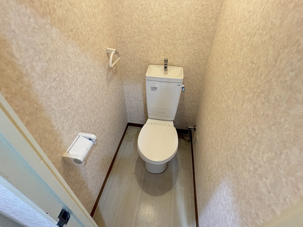 トイレ　トイレ内コンセントあります。