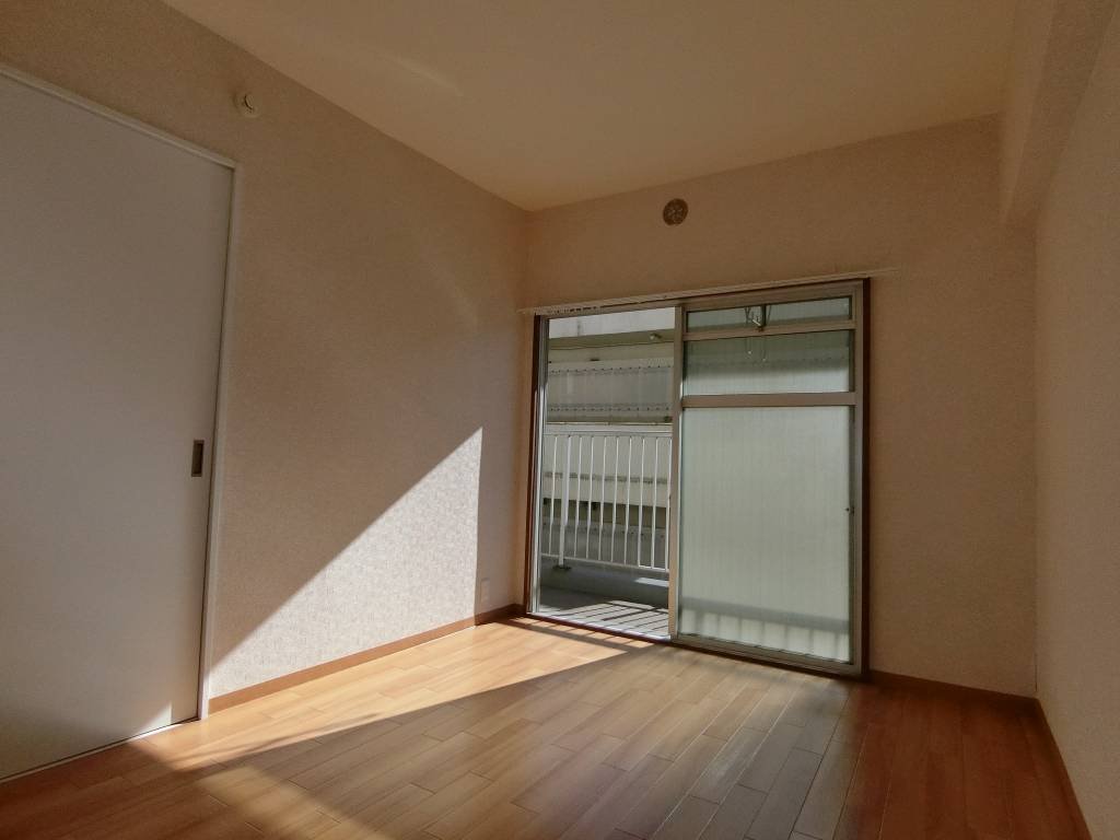 その他設備　バルコニー側寝室　振分けタイプ