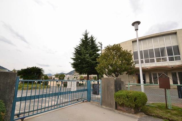 小学校　広島市立可部小学校（小学校）まで1526m