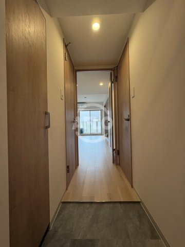 玄関　ArtizA瓦屋町II　玄関