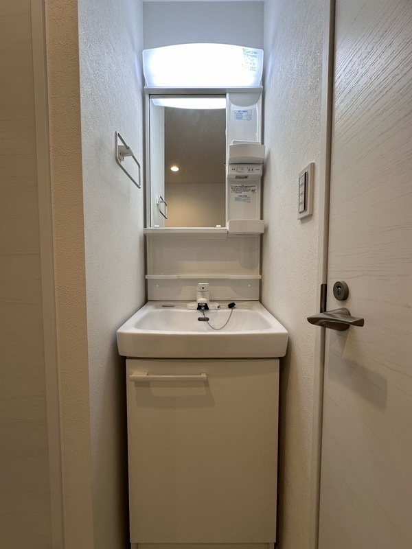 洗面設備　写真は別のお部屋の写真です