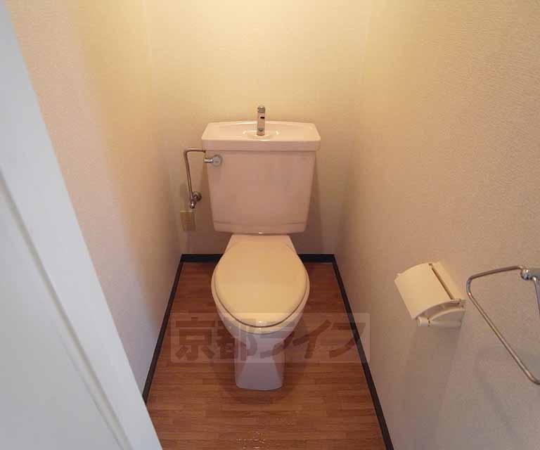 トイレ　清潔感のあるトイレですね。