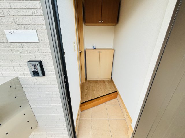 玄関　※同物件別号室の写真になります