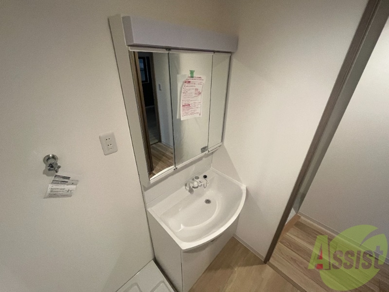 洗面設備　モデルルームの写真になります