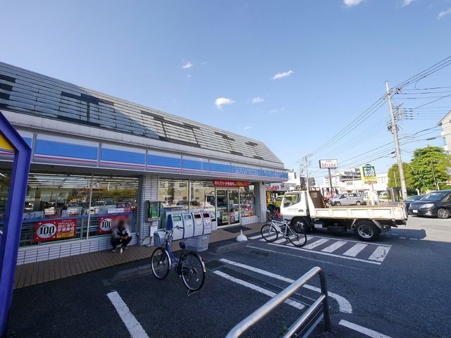 コンビニ　ローソン所沢花園2丁目店（コンビニ）まで282m