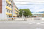 小学校　大分市立松岡小学校（小学校）まで753m