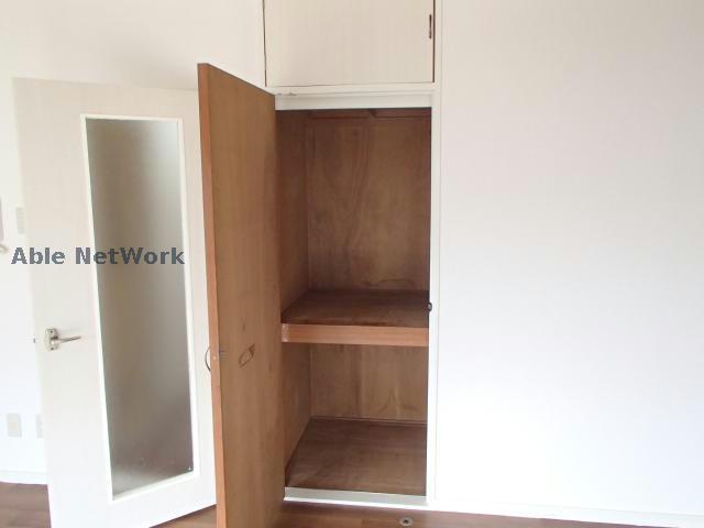 収納　※同物件別部屋の写真となります。