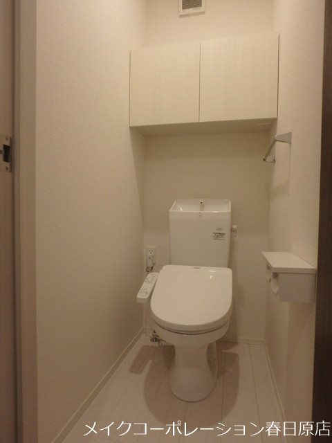 トイレ　写真は同型タイプ
