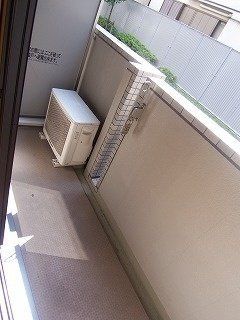 バルコニー　※同タイプの別のお部屋です。