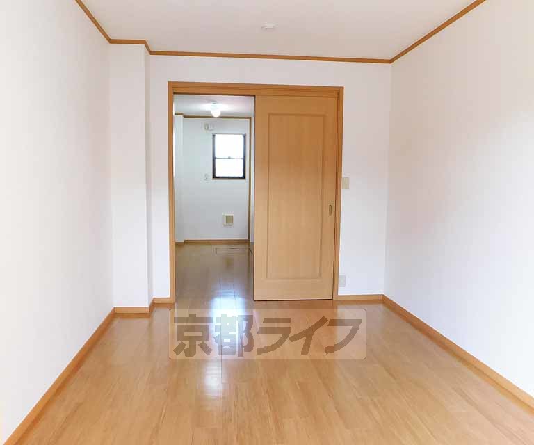 居室・リビング　広々したお部屋です