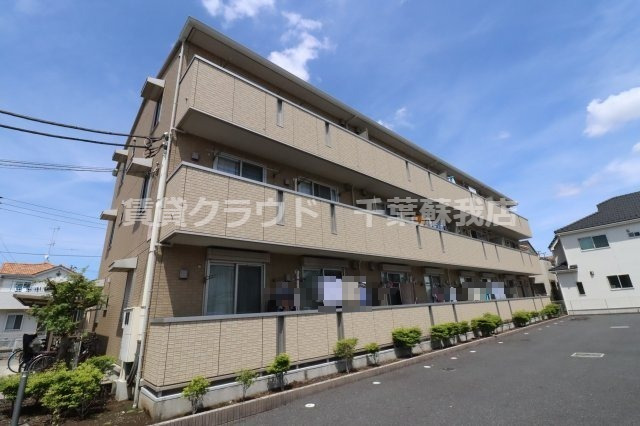 建物外観　落ち着いたカラーのスタイリッシュなデザインが際立ちます！