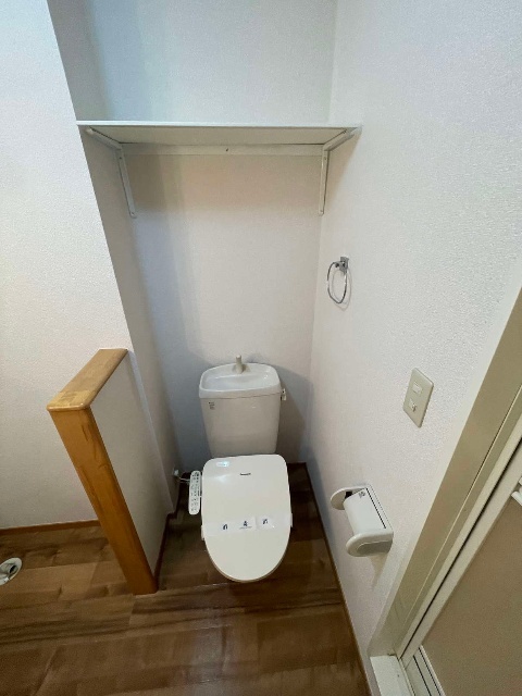 トイレ　※同物件別号室の参考写真です。