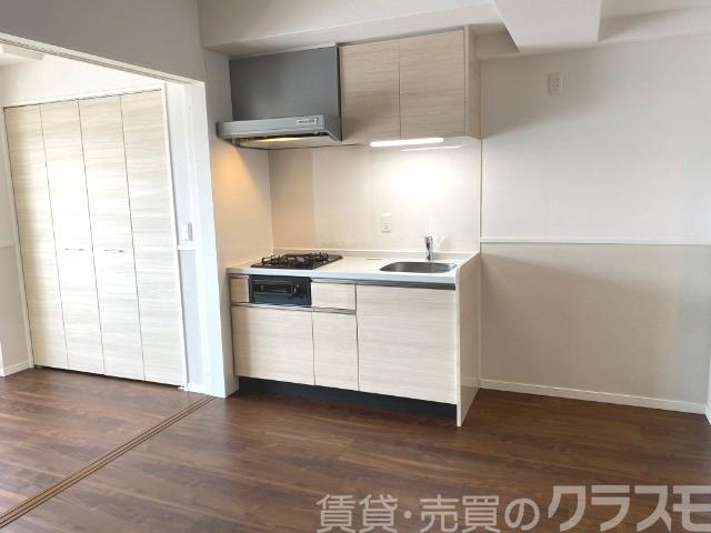 居室・リビング　フローリングだからお掃除しやすいです♪