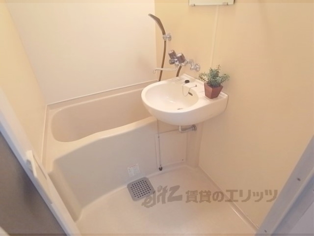 バス・シャワールーム　バス