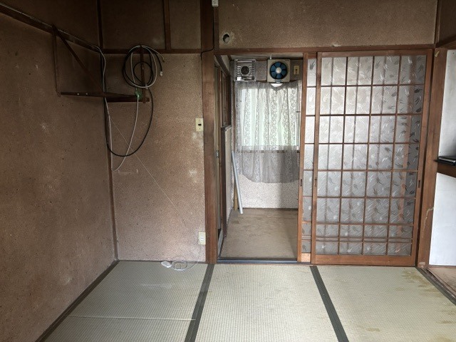 川田中畑町 貸家の居間写真