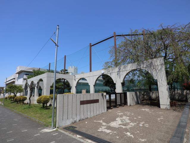 小学校　市立北山田小学校（小学校）まで290m