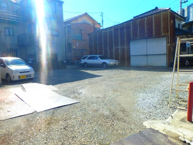 駐車場　他のお部屋の参考写真となります。