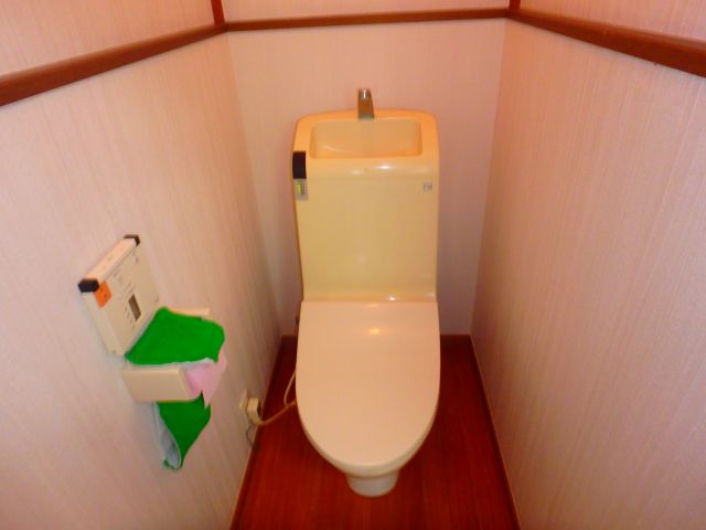 トイレ　他のお部屋の参考写真となります。