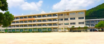 小学校　岡山市立芥子山小学校（小学校）まで3874m