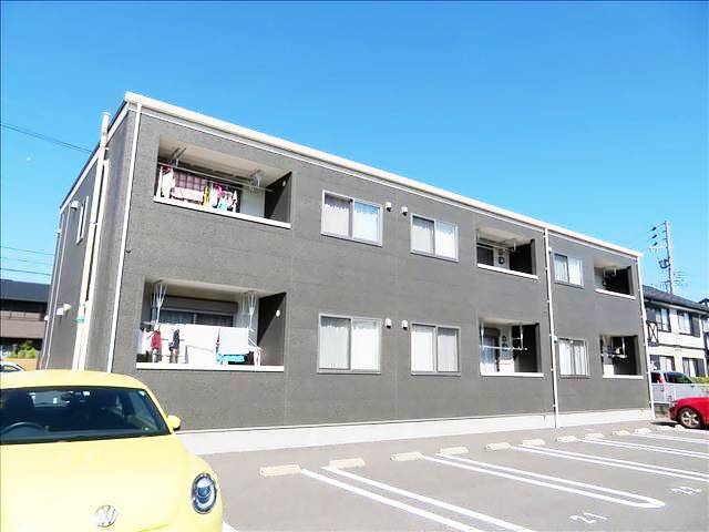 建物外観　南向きで日当たりの良い物件です。